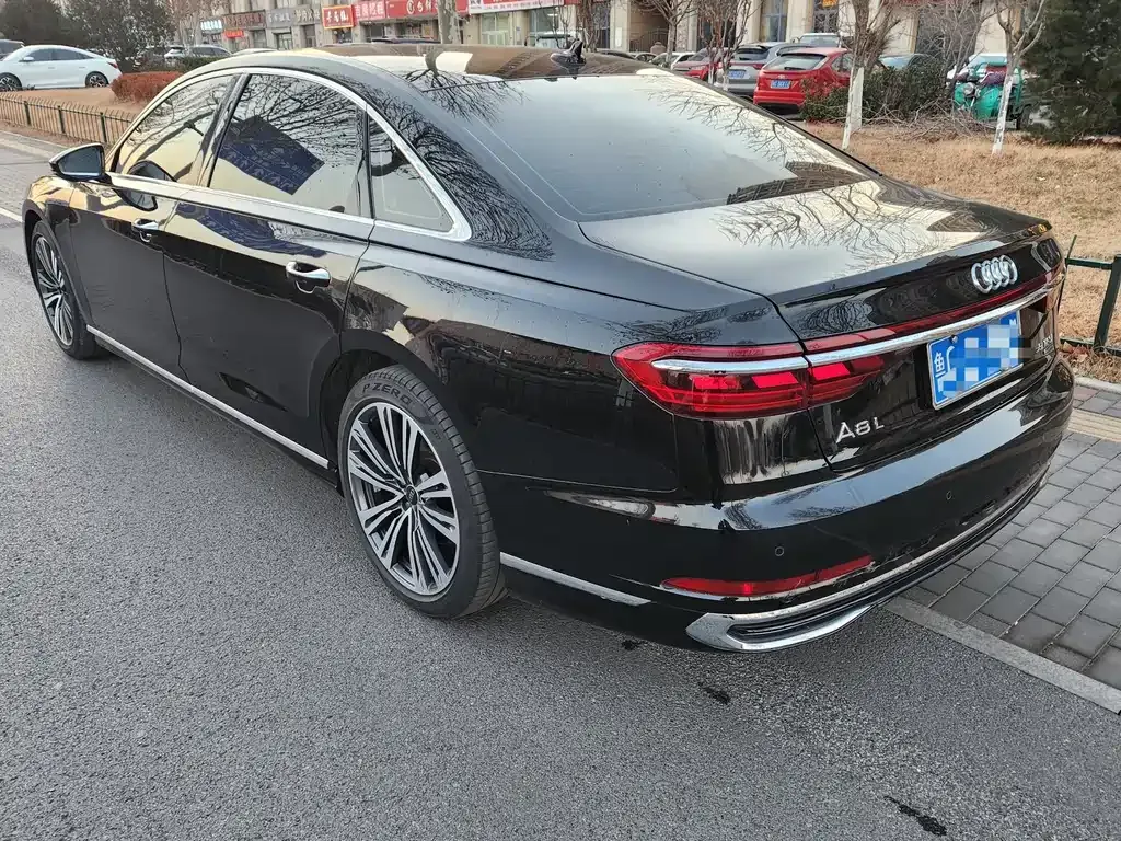 Audi A8 2024 из CN, фото 4