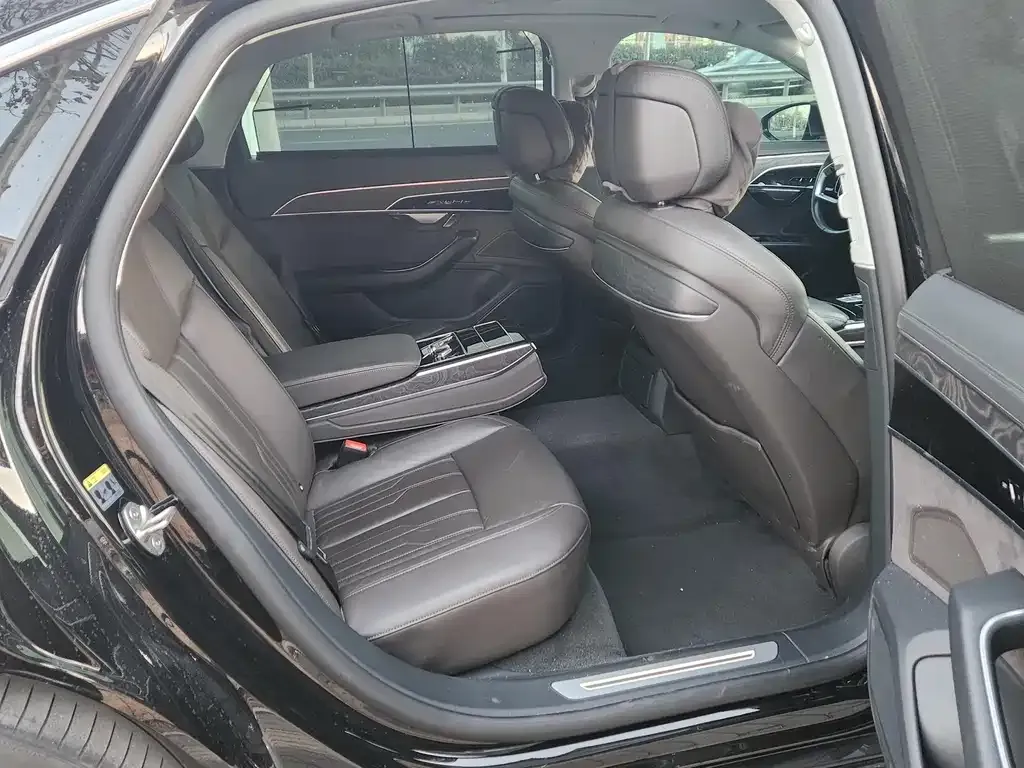 Audi A8 2024 из CN, фото 7