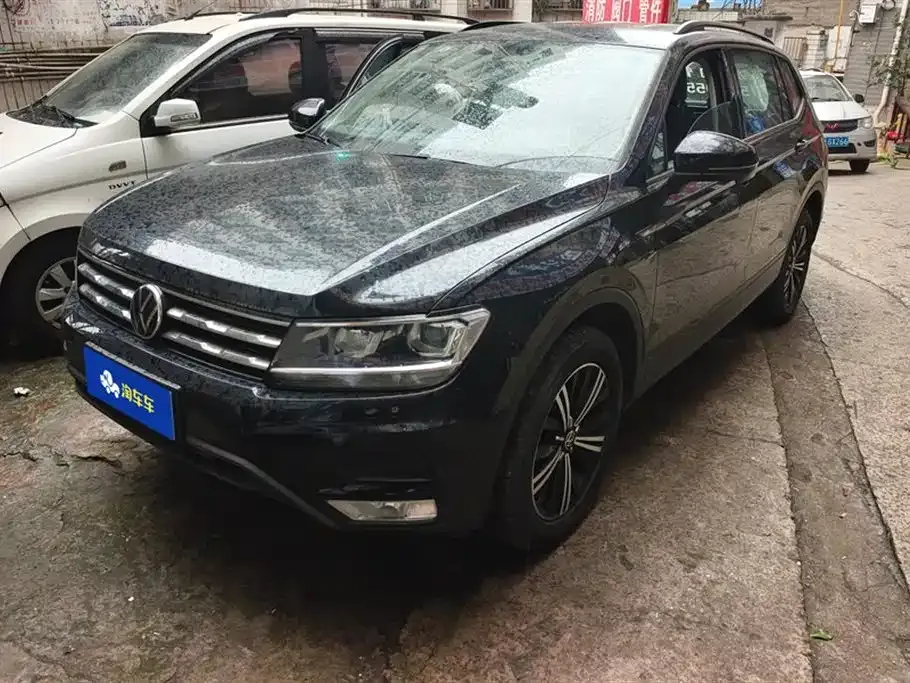 Volkswagen Tiguan L — фото 1
