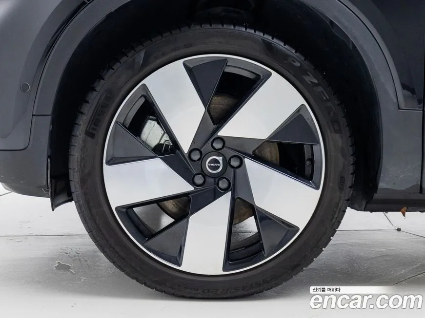 Volvo XC40 2024 из KR, фото 9