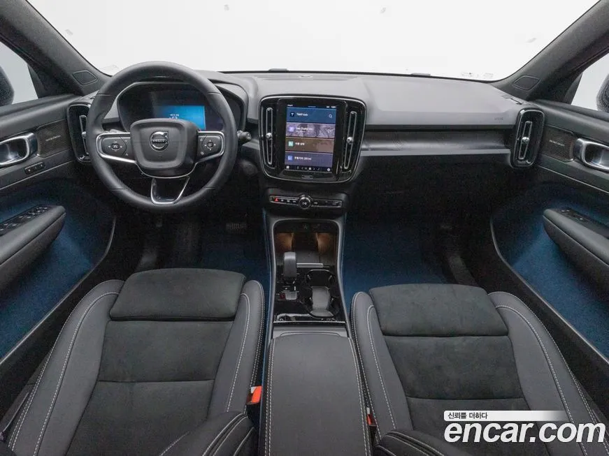 Volvo XC40 2024 из KR, фото 3