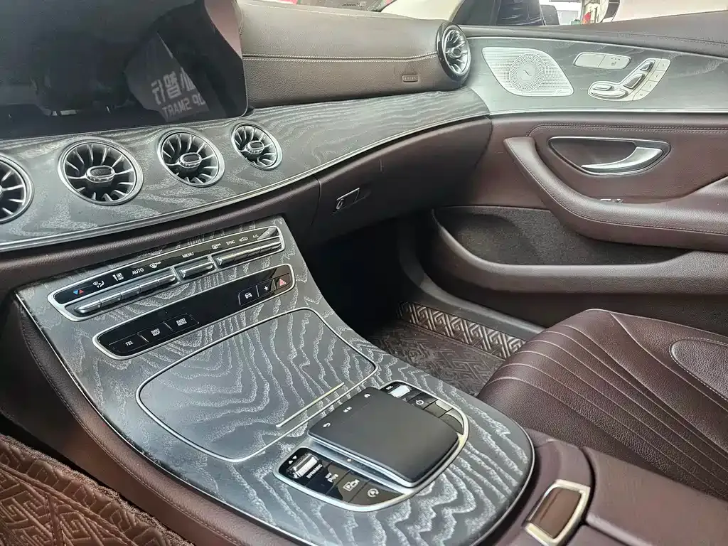 Mercedes-Benz CLS — фото 7