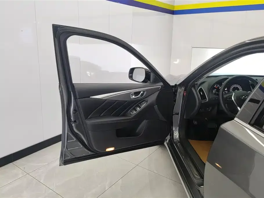 Infiniti Q50L 2024 из CN, фото 8