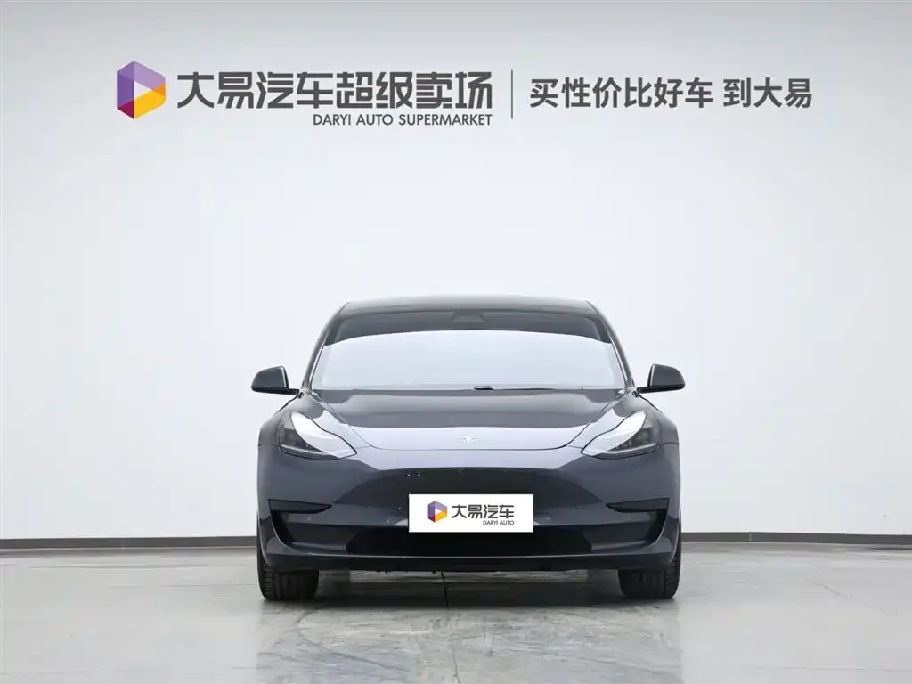 Tesla Model 3 — фото 10