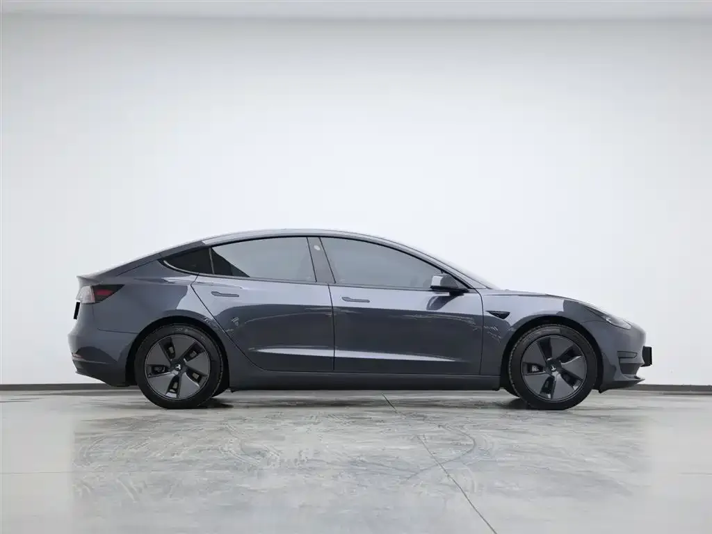 Tesla Model 3 — фото 2