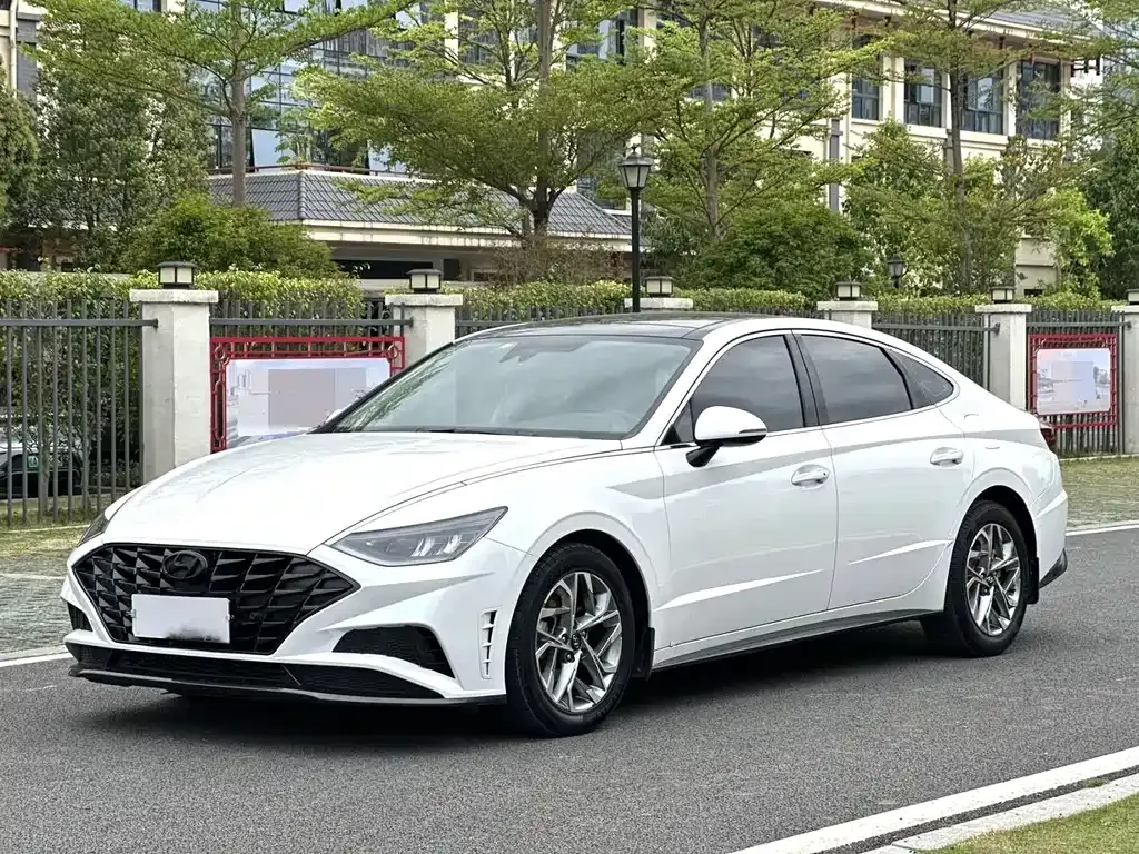 Hyundai Sonata — фото 1