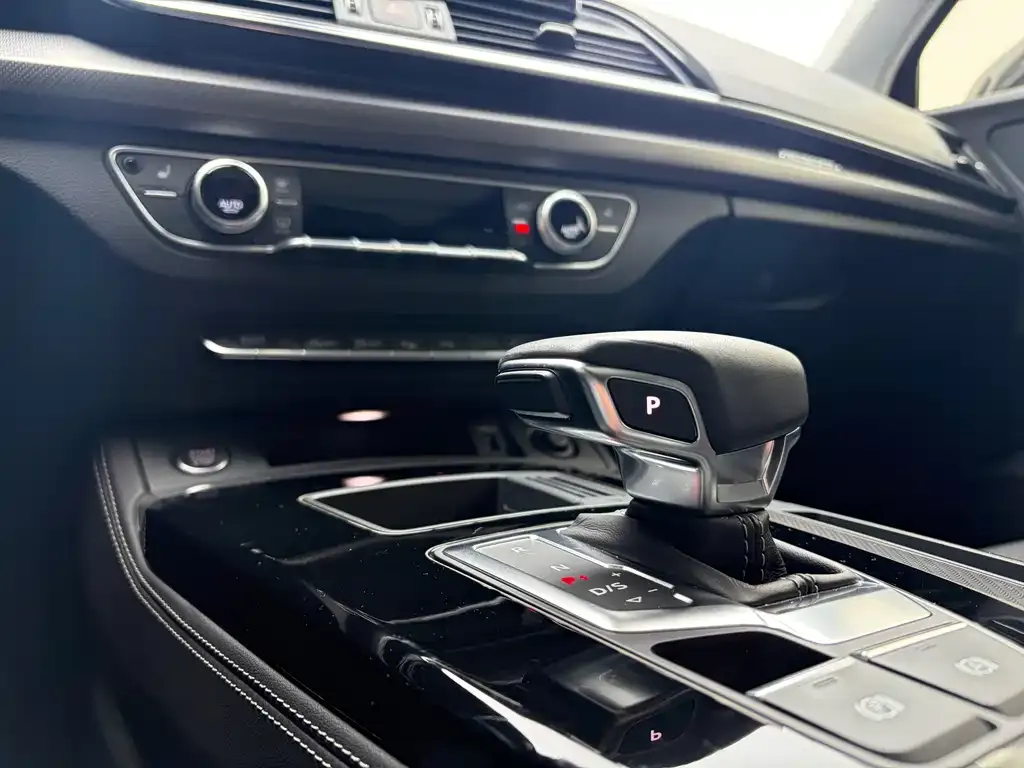 Audi Q5L 2022 из CN, фото 9