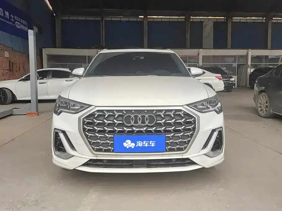 Audi Q3 2023 из CN, фото 9