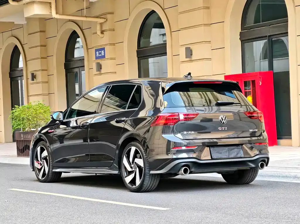 Volkswagen Golf GTI 2023 из CN, фото 3
