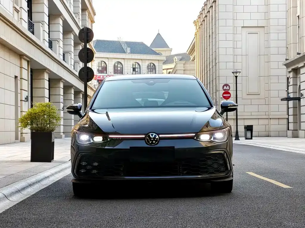 Volkswagen Golf GTI 2023 из CN, фото 10