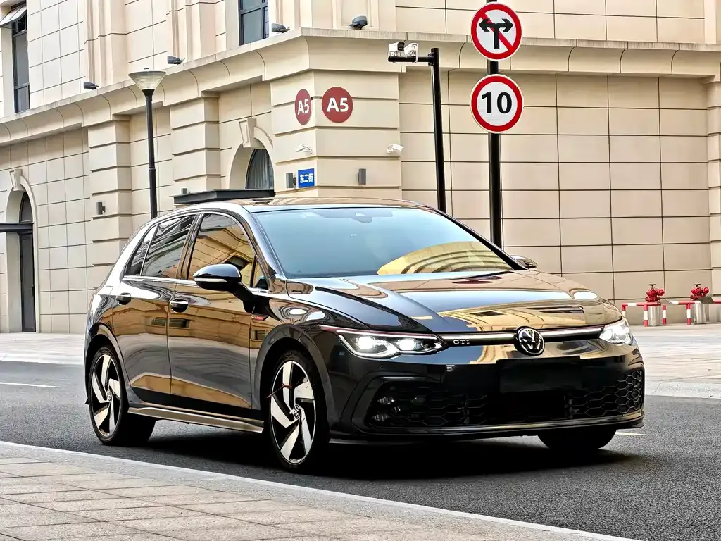 Volkswagen Golf GTI 2023 из CN, фото 8