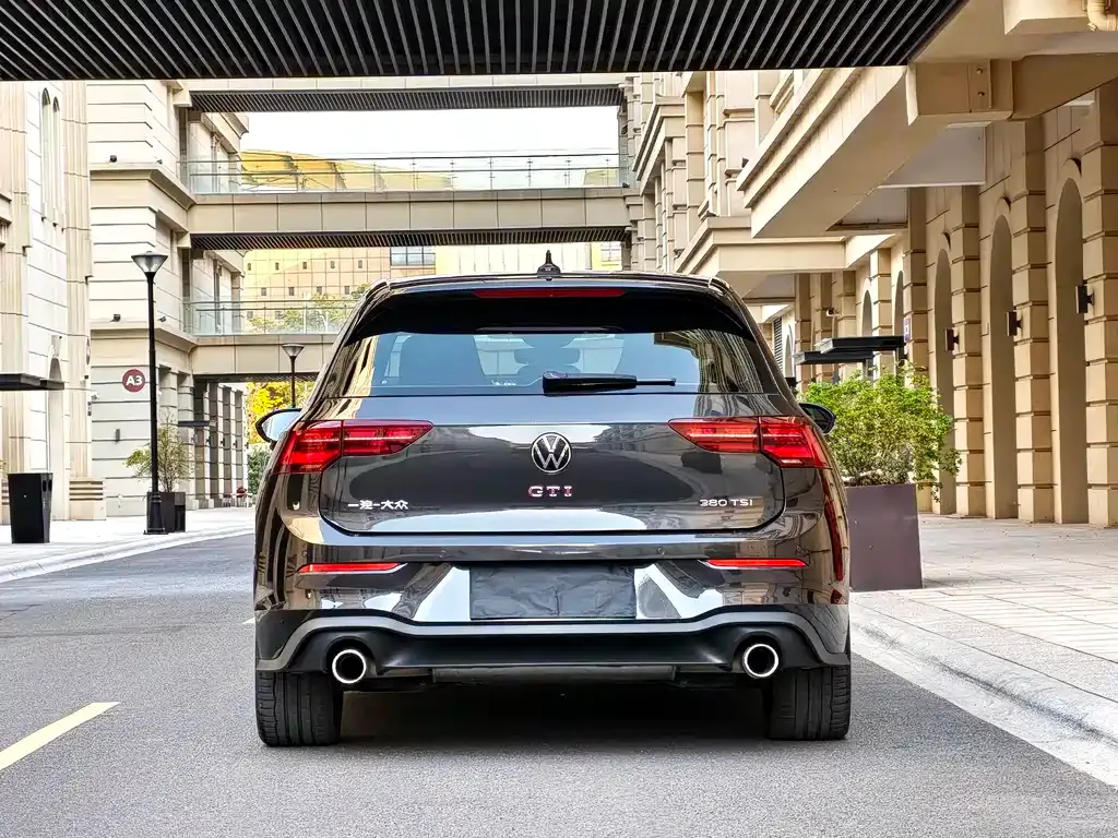 Volkswagen Golf GTI 2023 из CN, фото 7