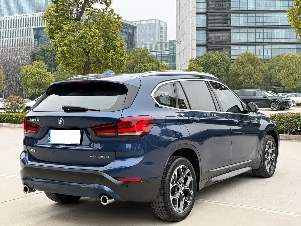 BMW X1 — фото 5