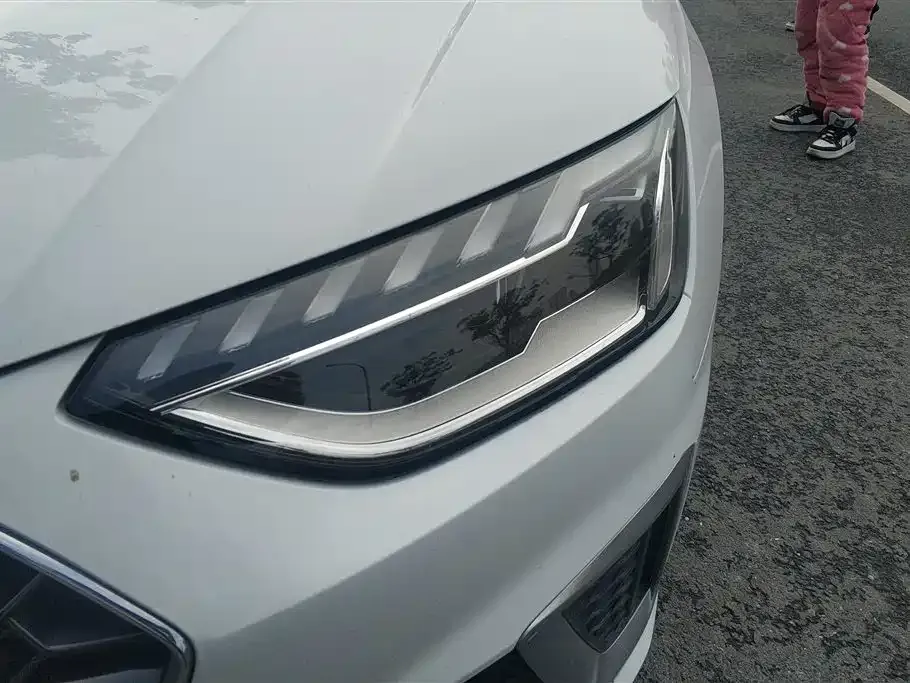 Audi A4L 2024 из CN, фото 6