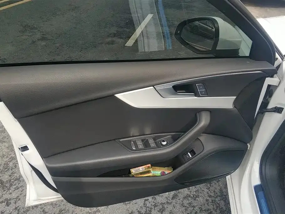Audi A4L 2024 из CN, фото 2