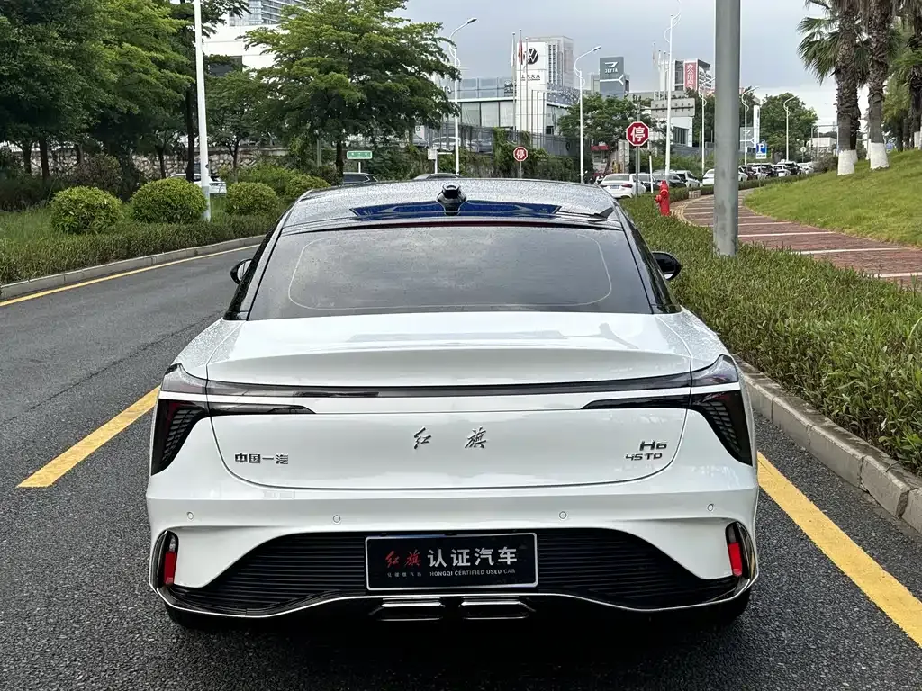 Hongqi H6 — фото 8