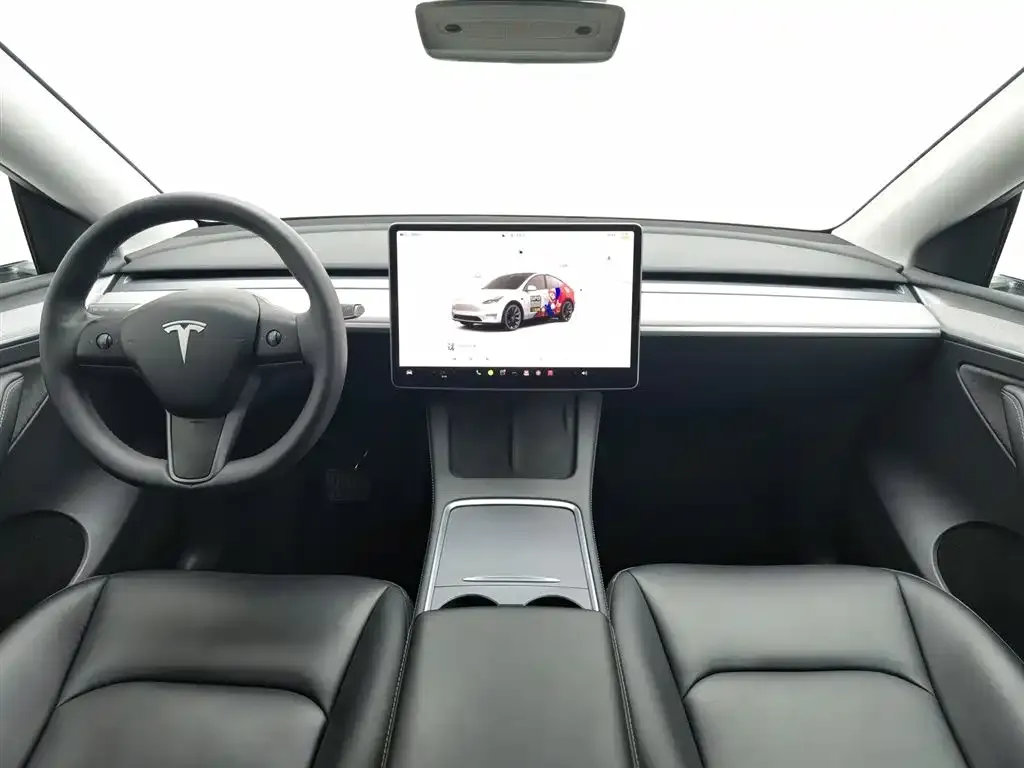 Tesla Model Y — фото 3