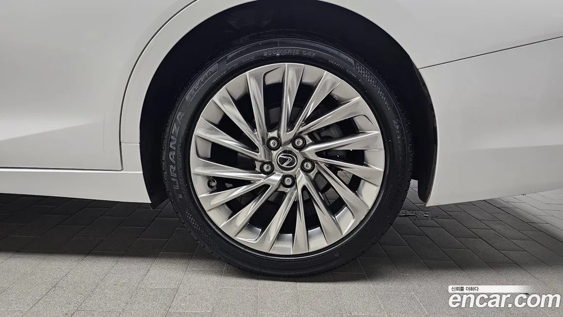 Lexus ES 2023 из KR, фото 9