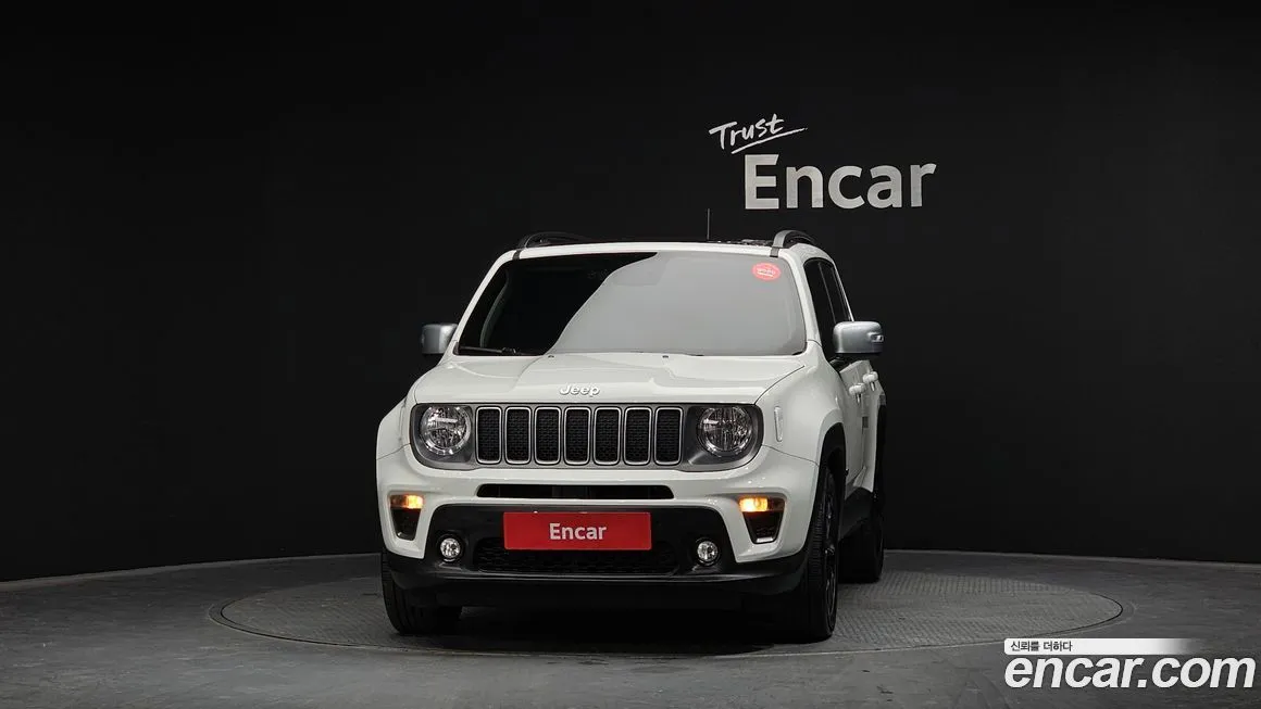 Jeep Renegade — фото 3