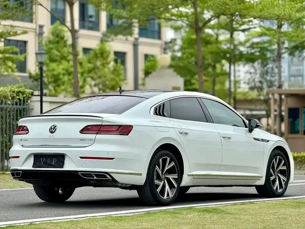 Volkswagen CC — фото 2