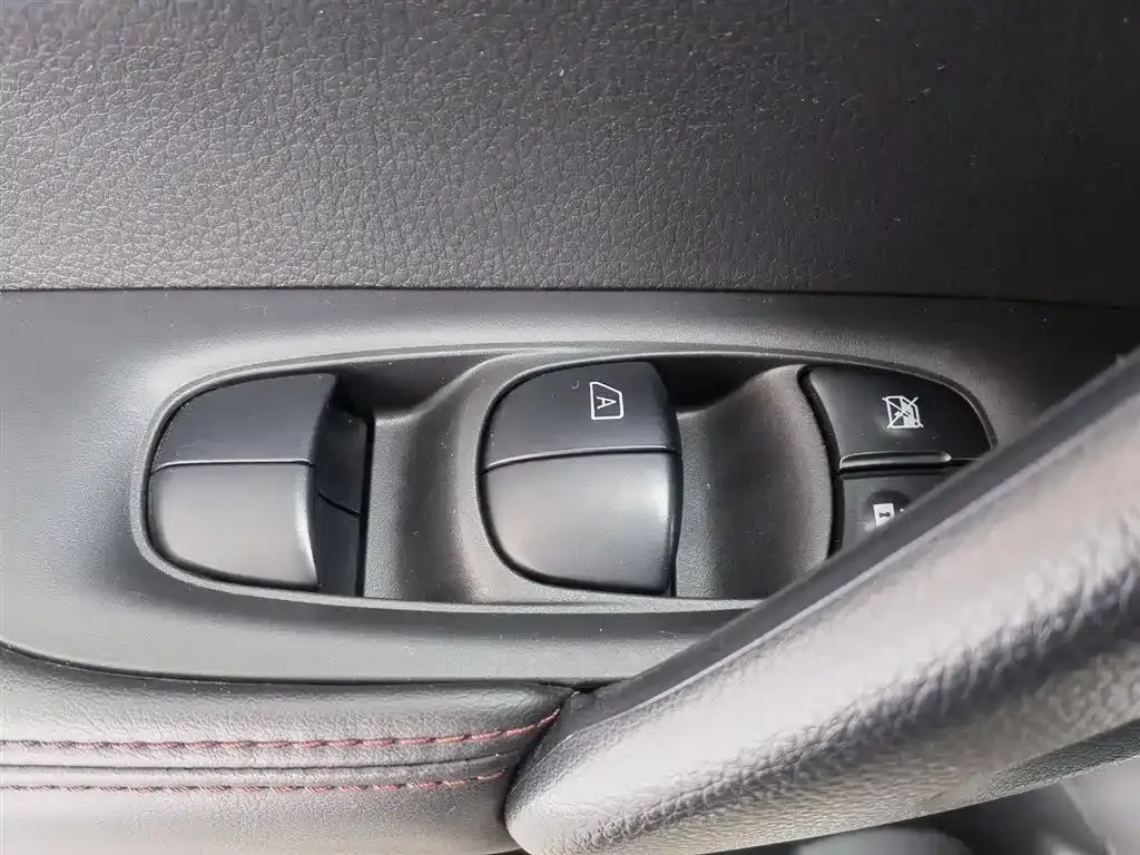 Nissan Qashqai — фото 10