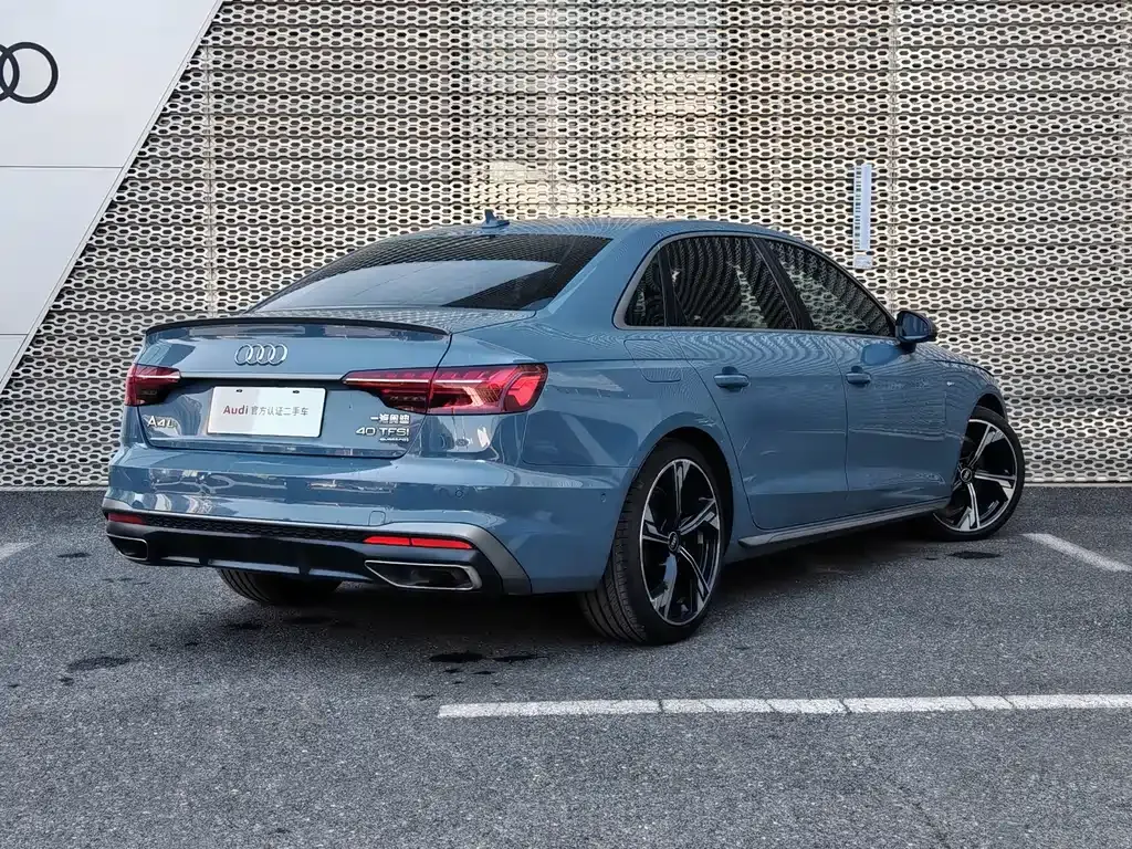 Audi A4L 2022 из CN, фото 10