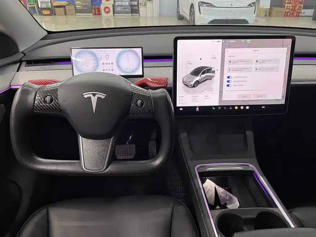 Tesla Model Y — фото 8