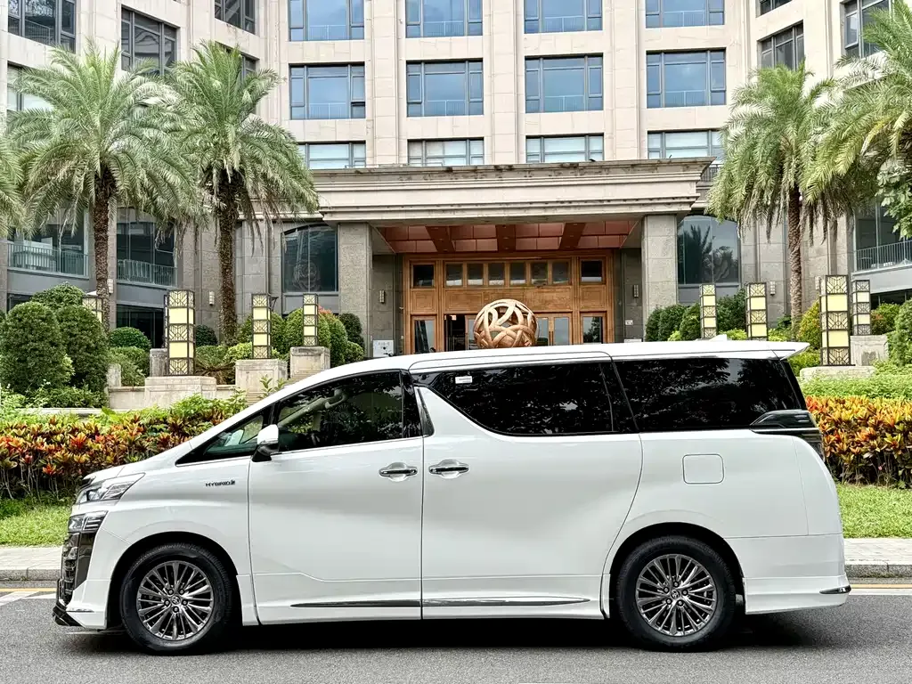 Toyota Vellfire 2021 из CN, фото 9