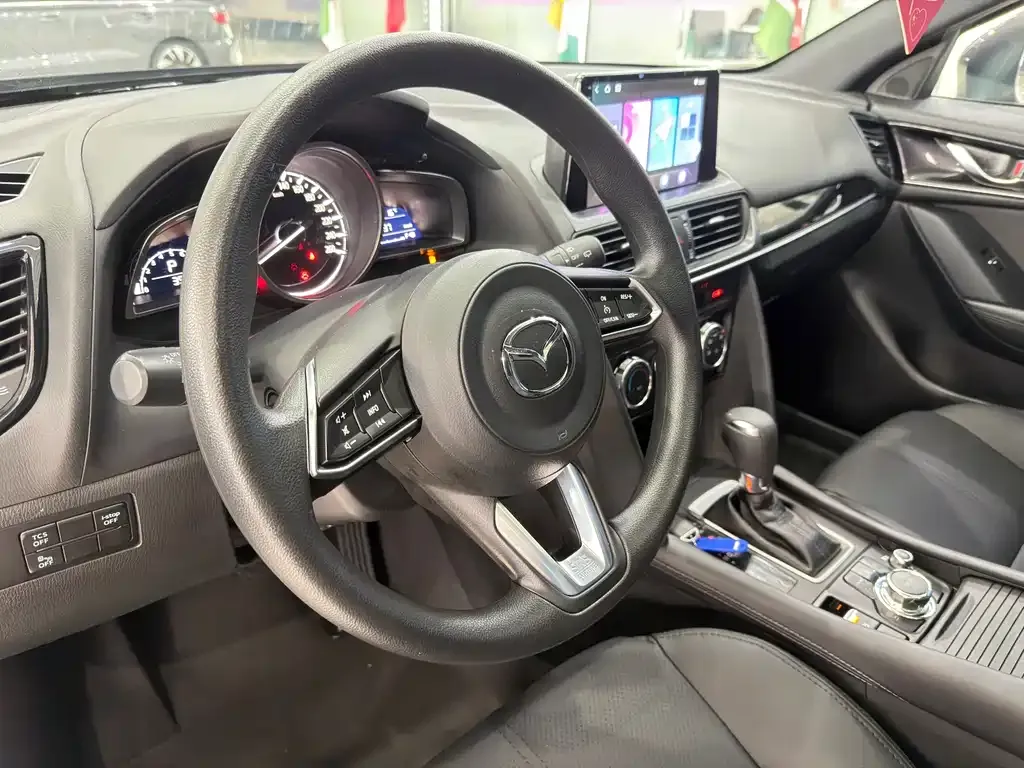 Mazda CX-4 — фото 8