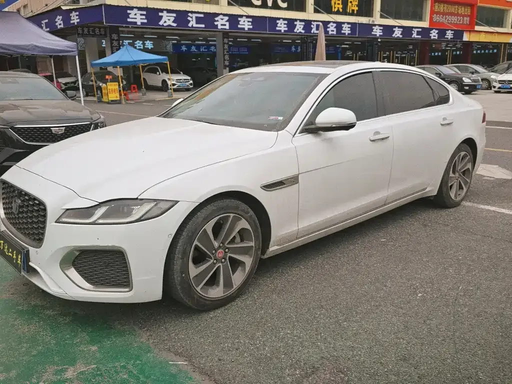 Jaguar XFL — фото 1