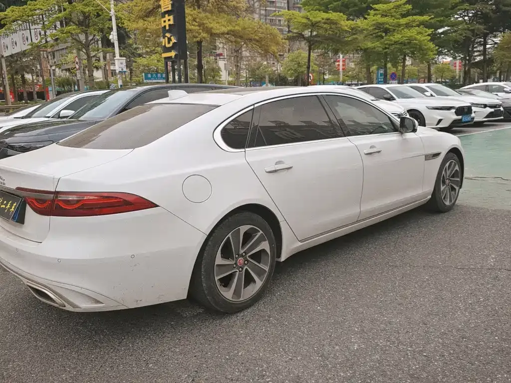 Jaguar XFL — фото 10