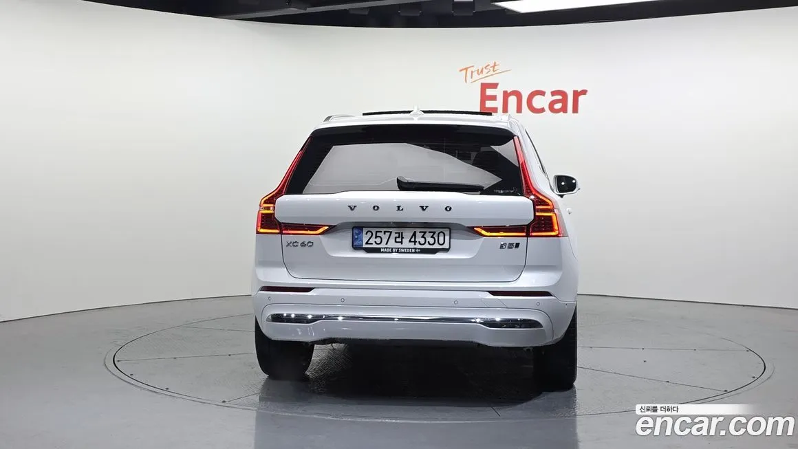 Volvo XC60 — фото 2