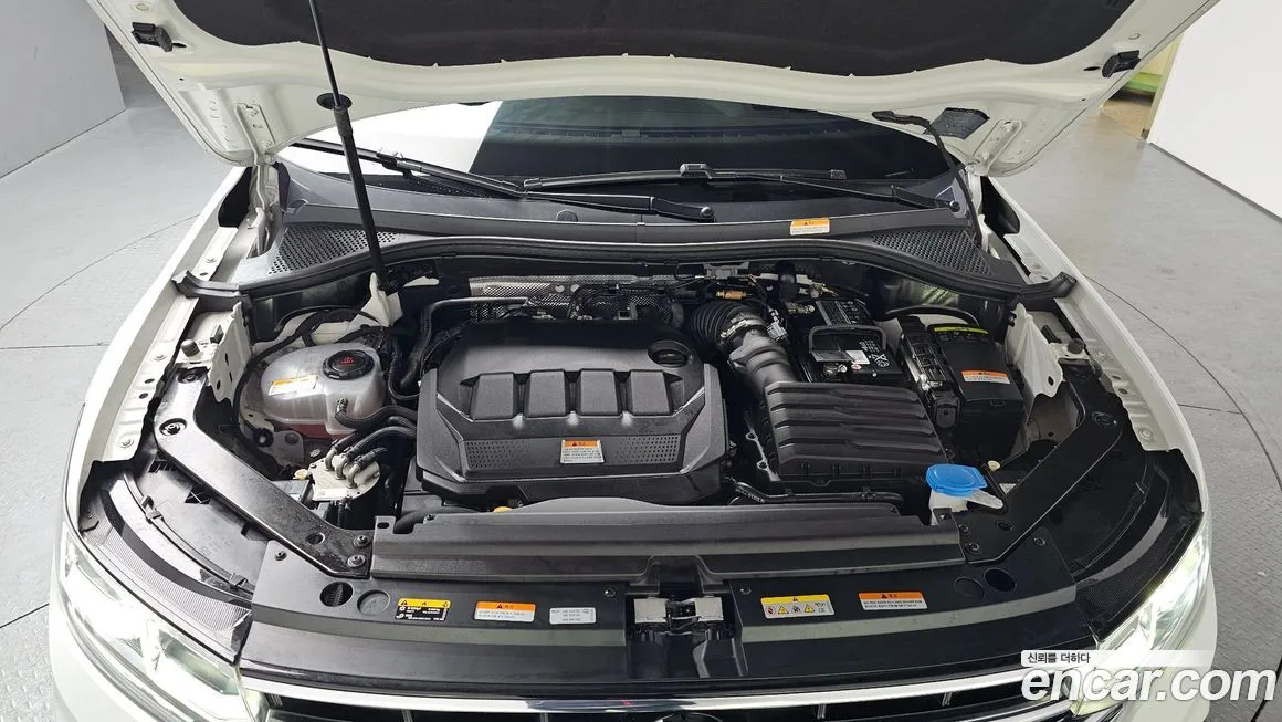 Volkswagen Tiguan — фото 9