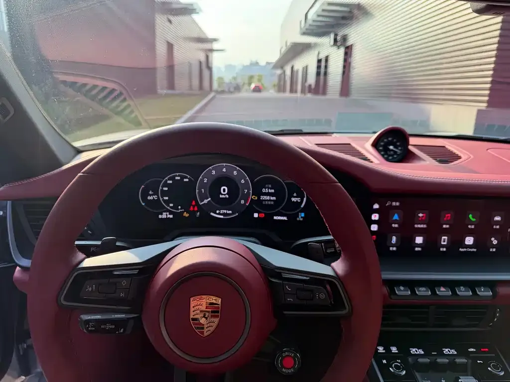 Porsche 911 2025 из CN, фото 2