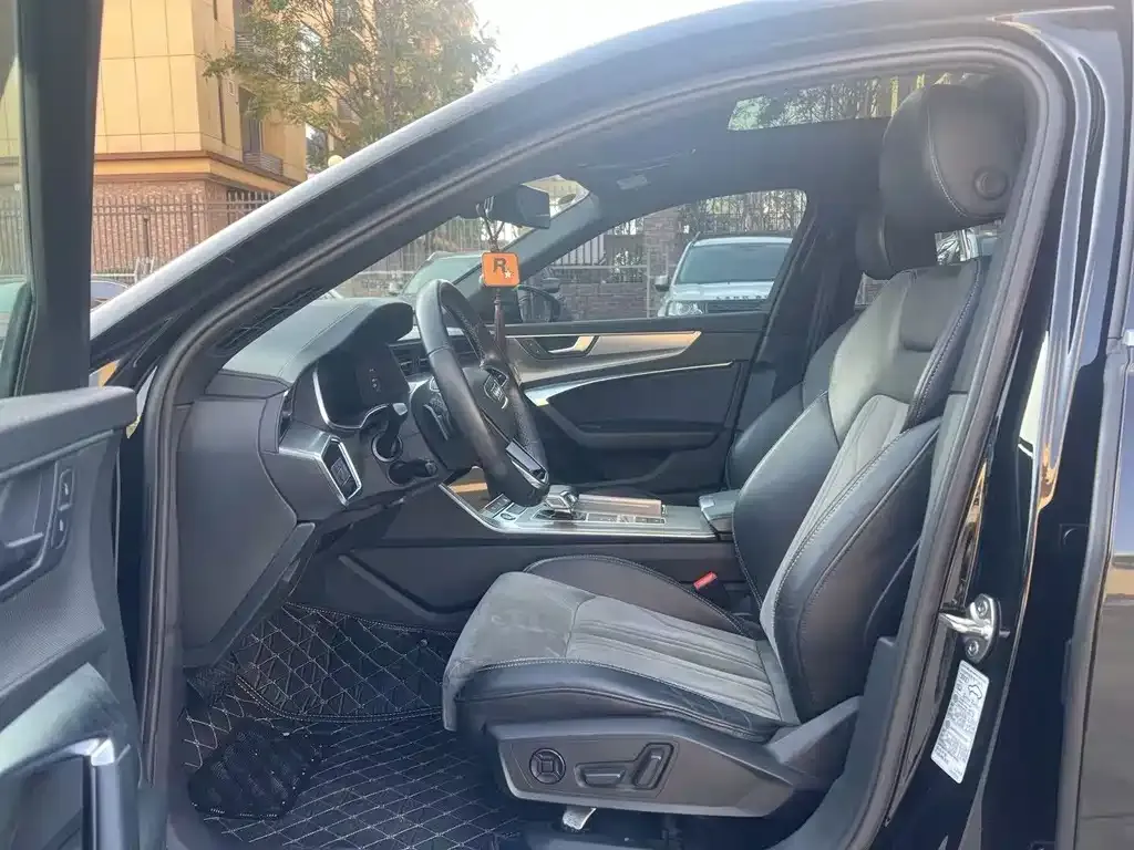 Audi A6L 2022 из CN, фото 4