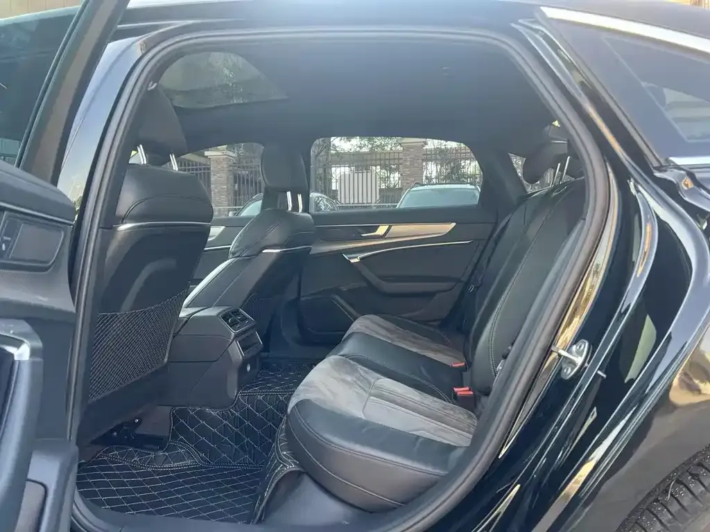 Audi A6L 2022 из CN, фото 8