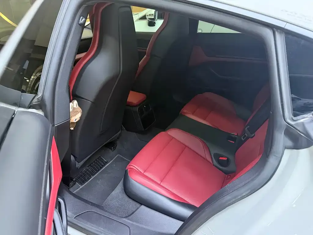 Porsche Taycan 2024 из CN, фото 3