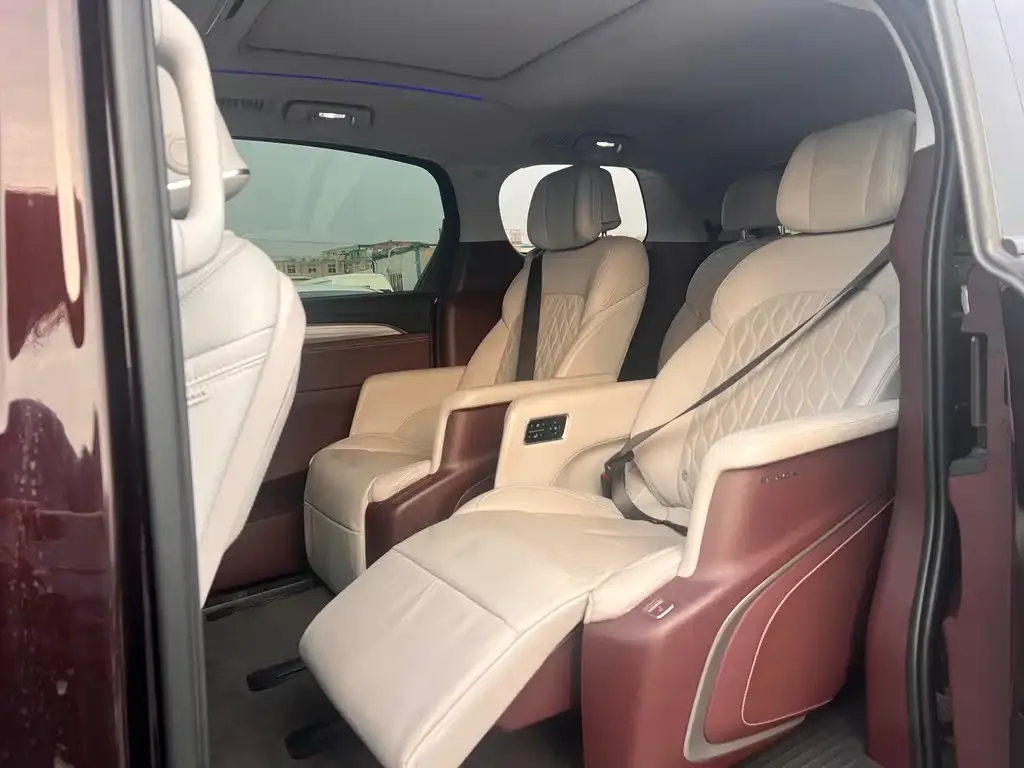Buick GL8 2022 из CN, фото 2