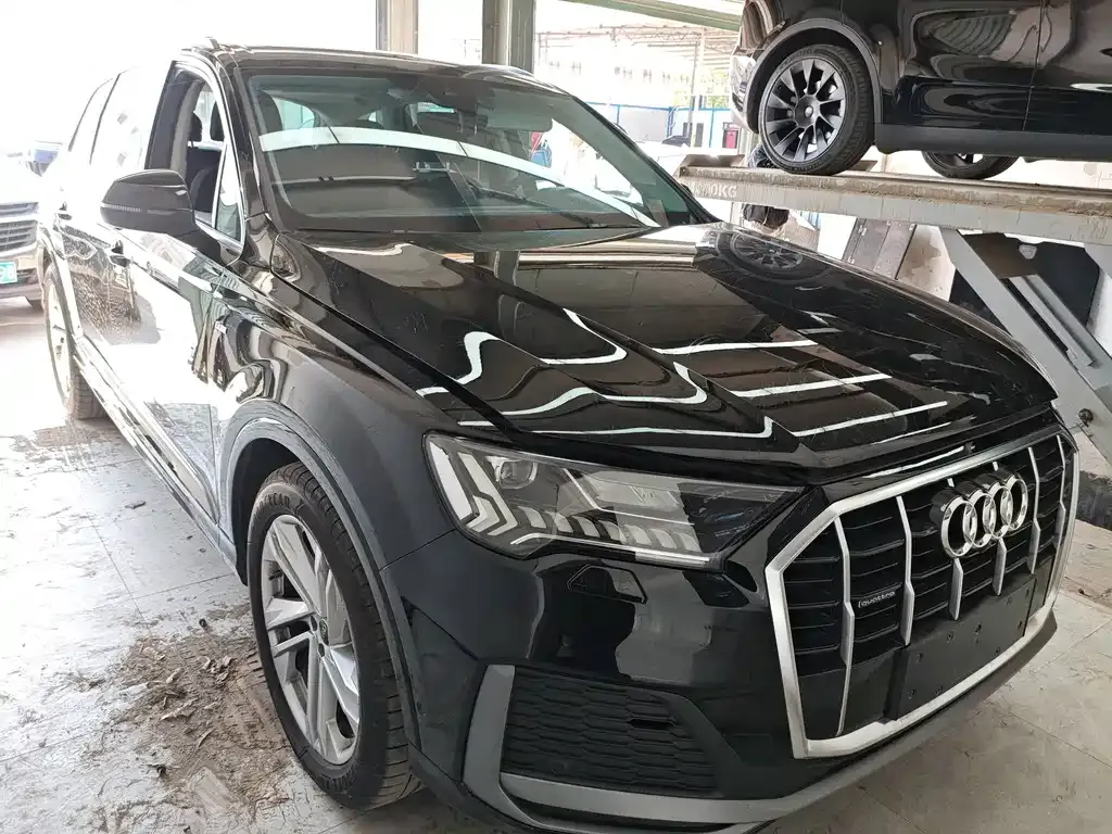 Audi Q7 2023 из CN, фото 5
