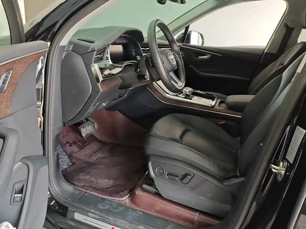 Audi Q7 2023 из CN, фото 6