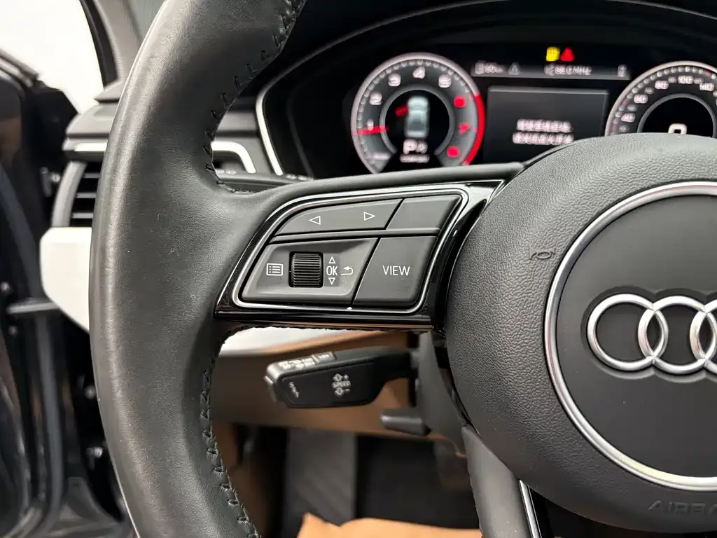 Audi A4L — фото 2