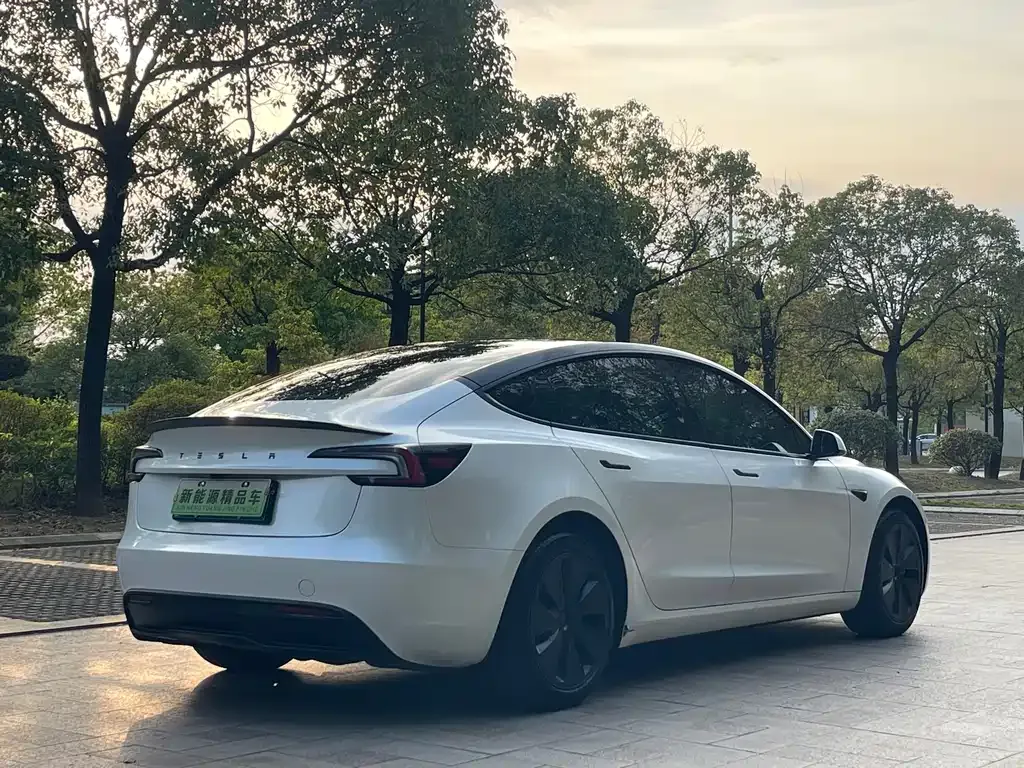 Tesla Model 3 2024 из CN, фото 5