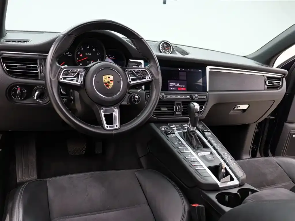Porsche Macan — фото 6
