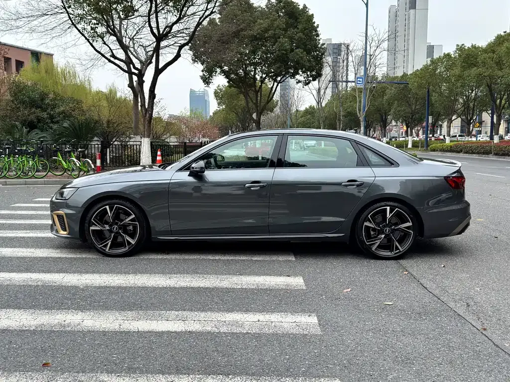 Audi A4L 2024 из CN, фото 8