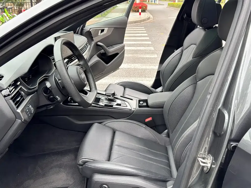 Audi A4L 2024 из CN, фото 4