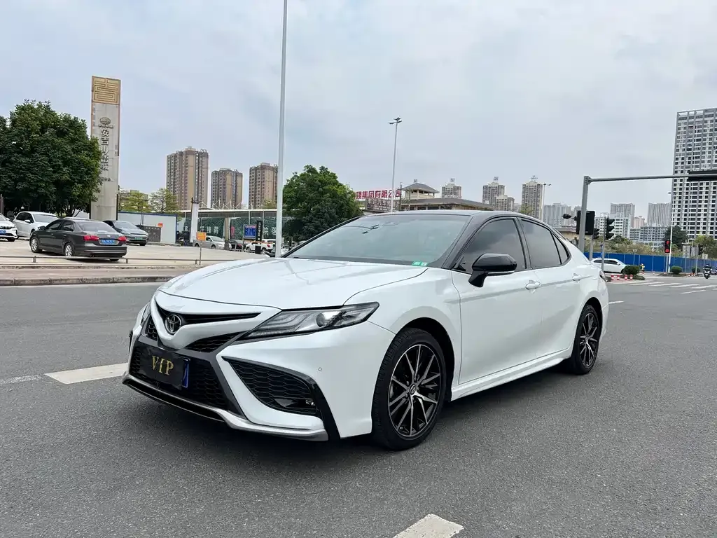 Toyota Camry 2022 из CN, фото 1