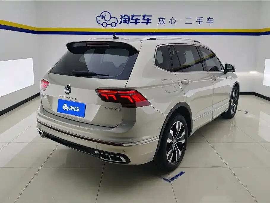 Volkswagen Tiguan L — фото 9