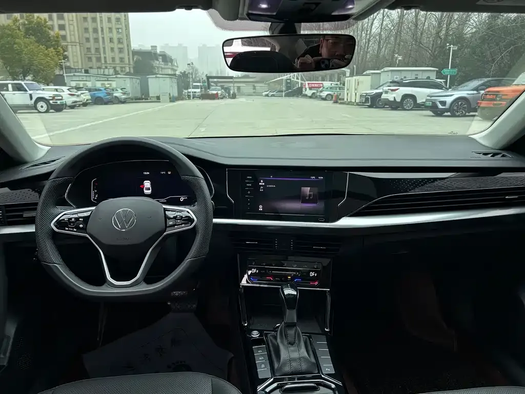 Volkswagen Passat 2024 из CN, фото 2