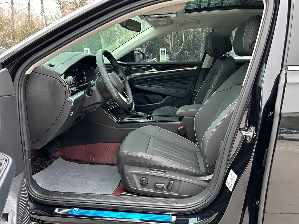 Volkswagen Passat 2024 из CN, фото 4