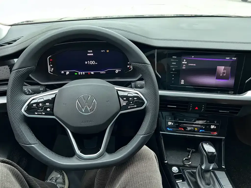 Volkswagen Passat 2024 из CN, фото 8